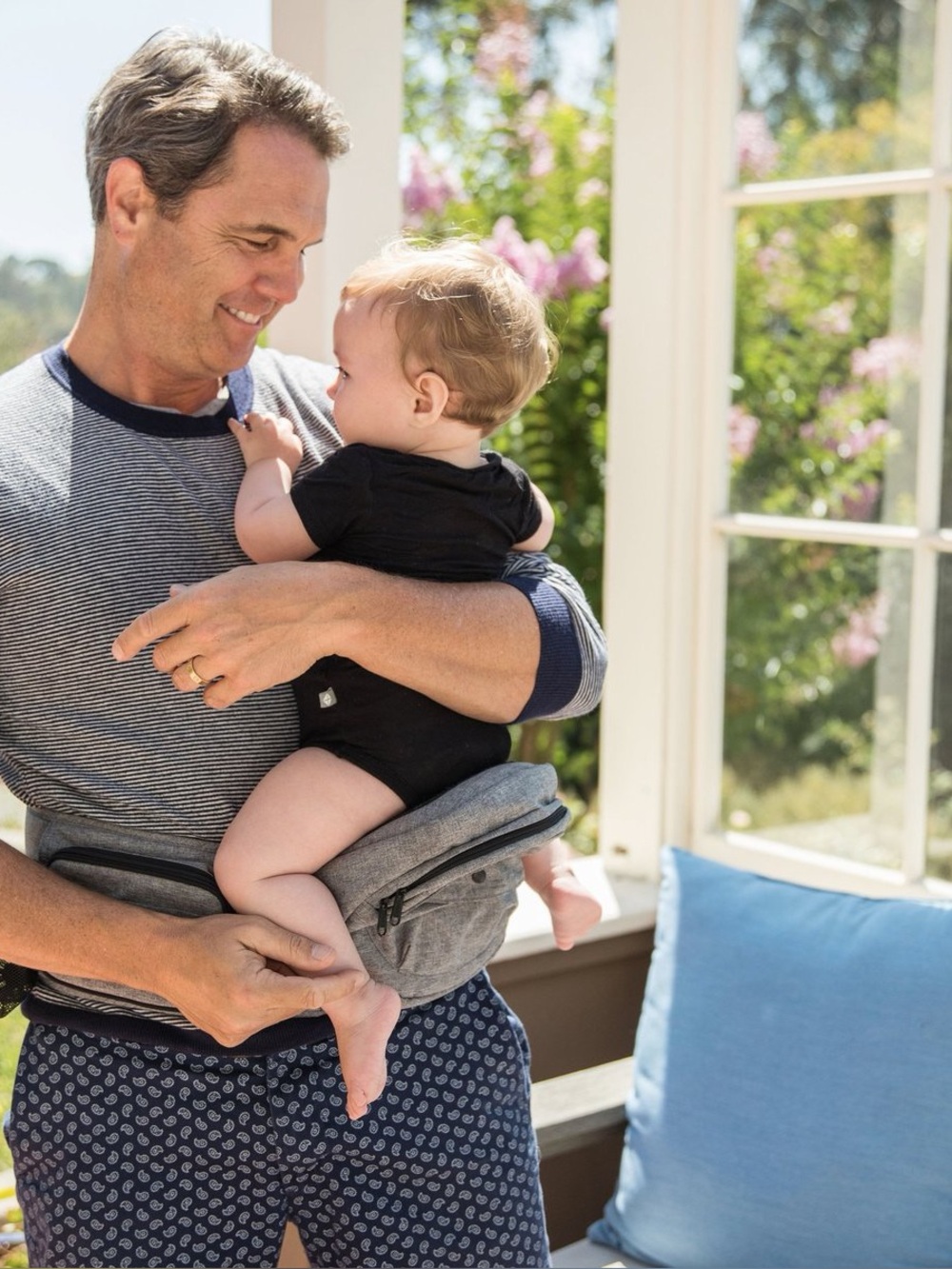 Tushbaby hip carrier